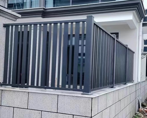 联排别墅小花园围栏安装成功案例