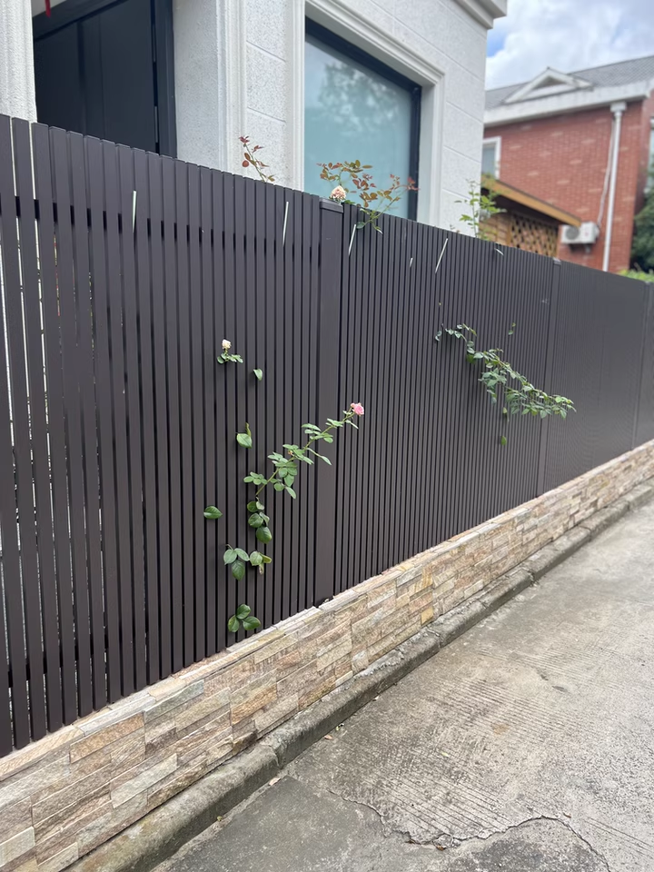 花园小门加围栏安装展示视频